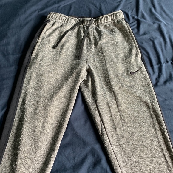 Men’s Nike Joggers - Picture 3 of 4